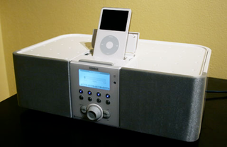 Illustration for article titled Hello, GEORGE - Hands-On The $499 iPod Dock With A Killer Remote